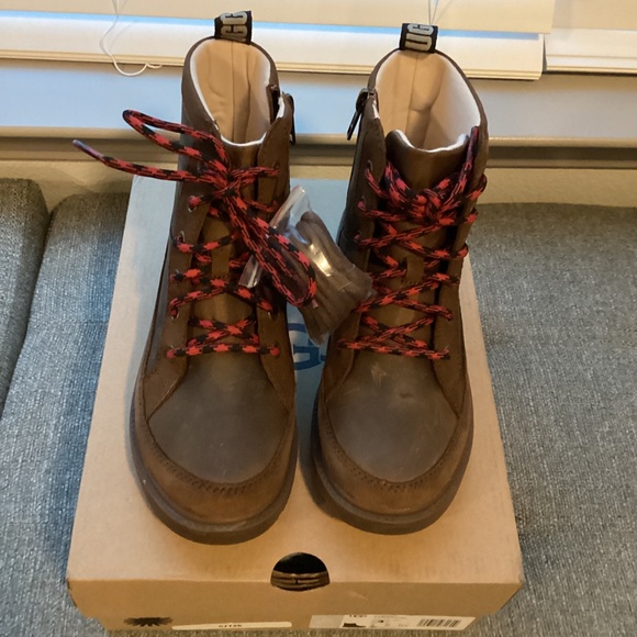 UGG® Kids' Robley Waterproof Boot (Big Kid), size 4 - Picture 5 of 13